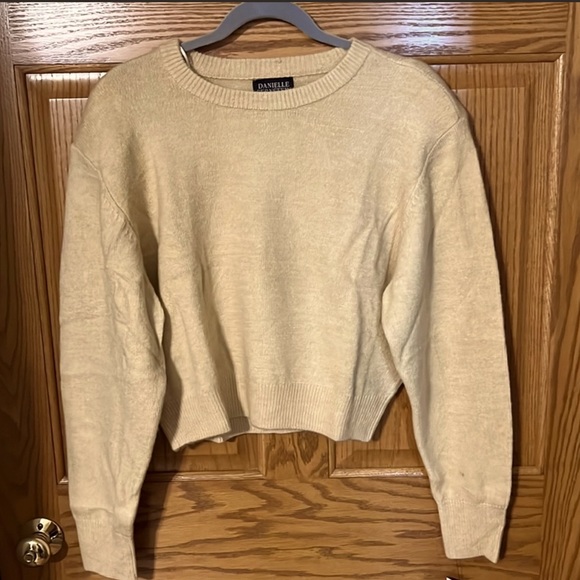 DANIELLE BERNSTEIN Sweaters - Danielle Bernstein like-new sweater XL Never worn